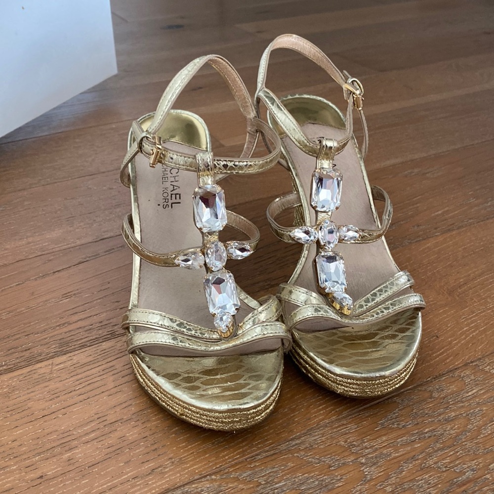 Michael Kors Gold wedges
